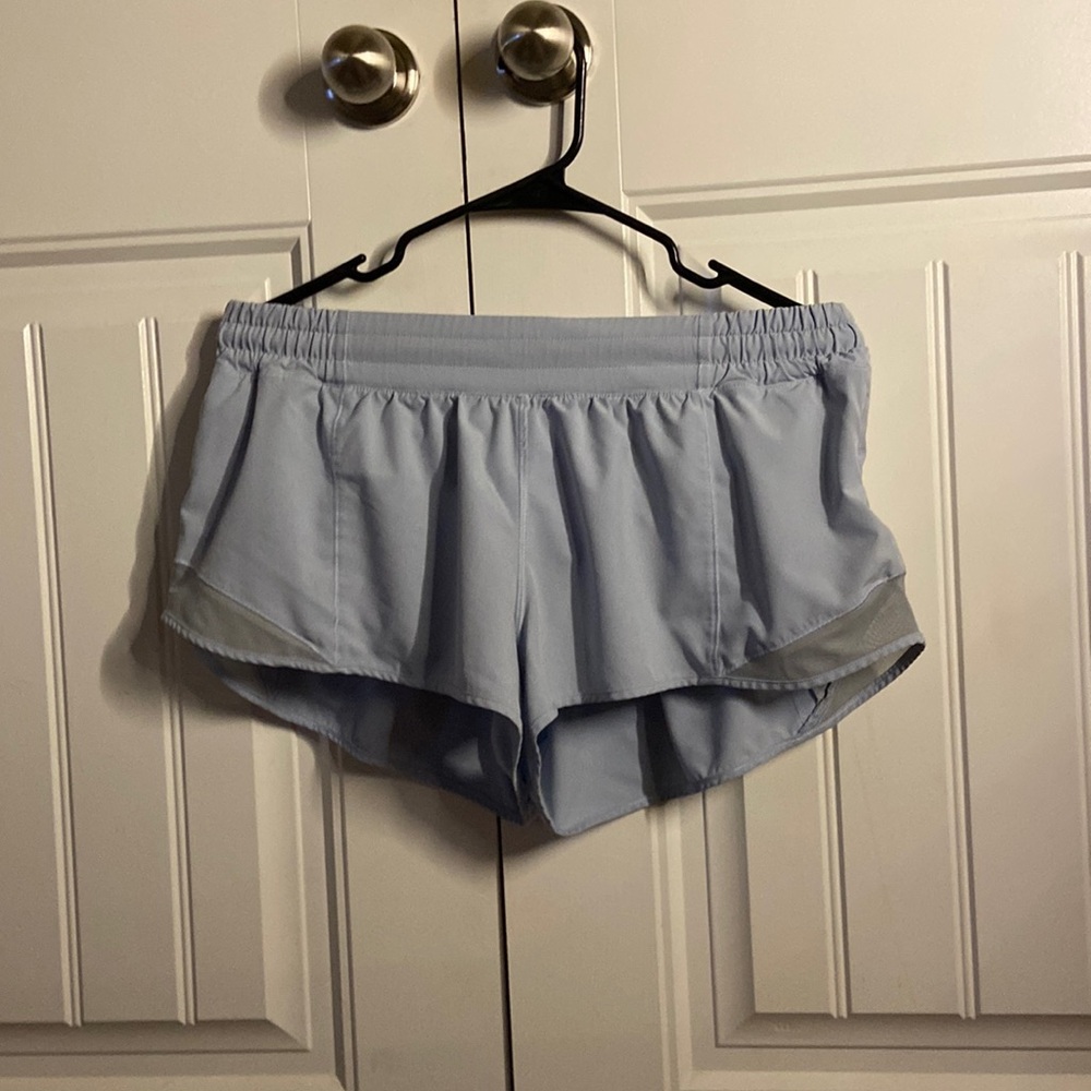 Low rise , 2.5 inseam, lulu shorts